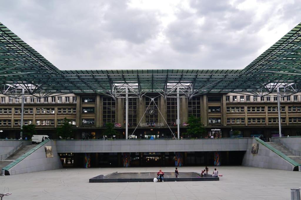 Appartement Neuf Entierement Equipe Proche Centre อาเมียงส์ ภายนอก รูปภาพ