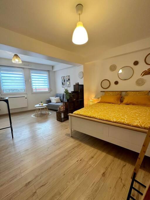 Appartement Neuf Entierement Equipe Proche Centre อาเมียงส์ ภายนอก รูปภาพ