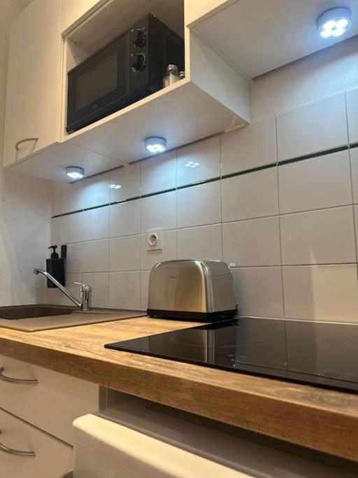 Appartement Neuf Entierement Equipe Proche Centre อาเมียงส์ ภายนอก รูปภาพ